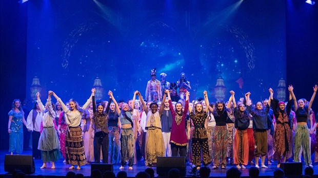Explosion de couleurs et de magie à la comédie musicale «Aladdin»