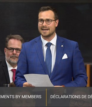 Le député Maxime Blanchette-Joncas rend un vibrant hommage à Victor-Lévy Beaulieu 