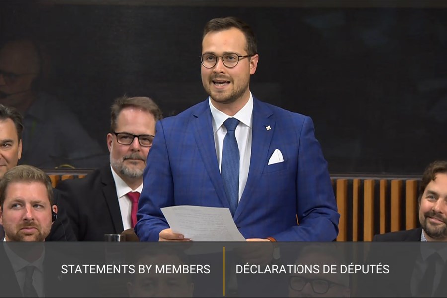 Le député Maxime Blanchette-Joncas rend un vibrant hommage à Victor-Lévy Beaulieu 