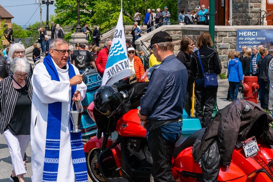 Messe et bénédictions de motos à Trois-Pistoles 